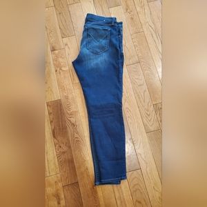 Hudson skinny crops 32